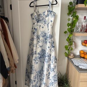 ALFRED SUNG Blue and White Floral Maxi Dress